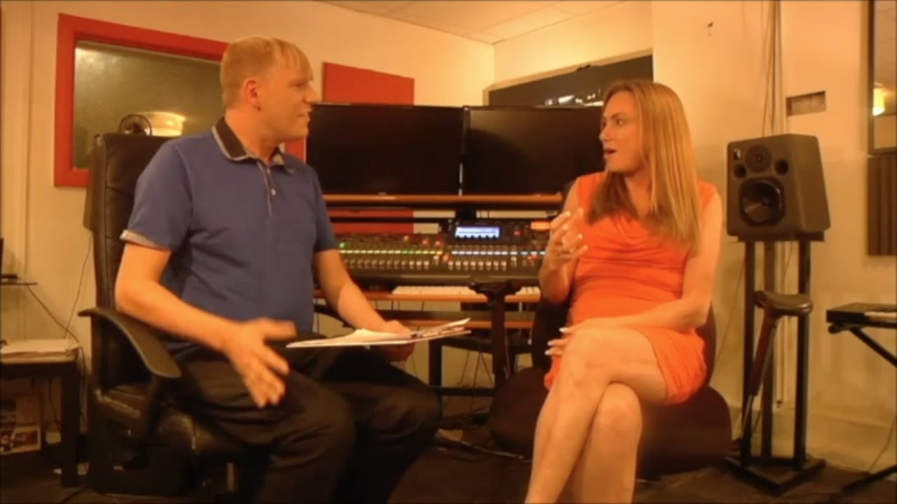 LONDON CALLING - TV SHOW Episode 3:09 - Tina Cousins
