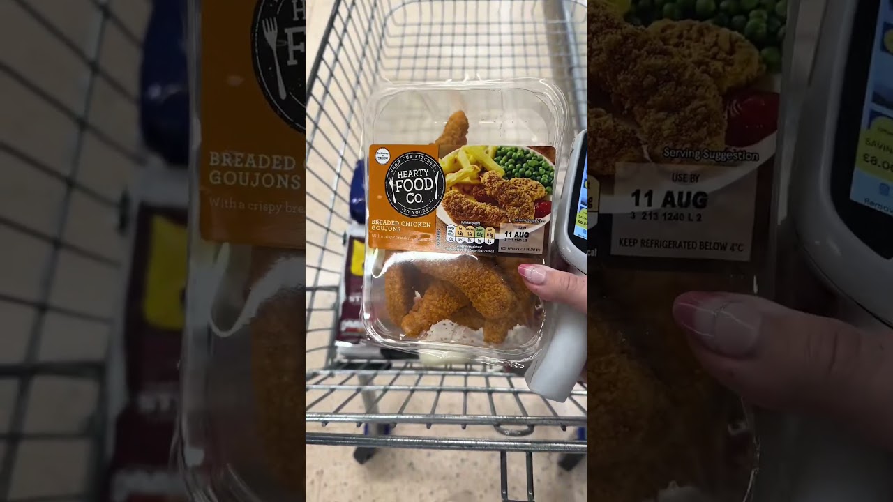 Which one wins? #aldi #tesco #comeshoppingwithme #review #british #funny