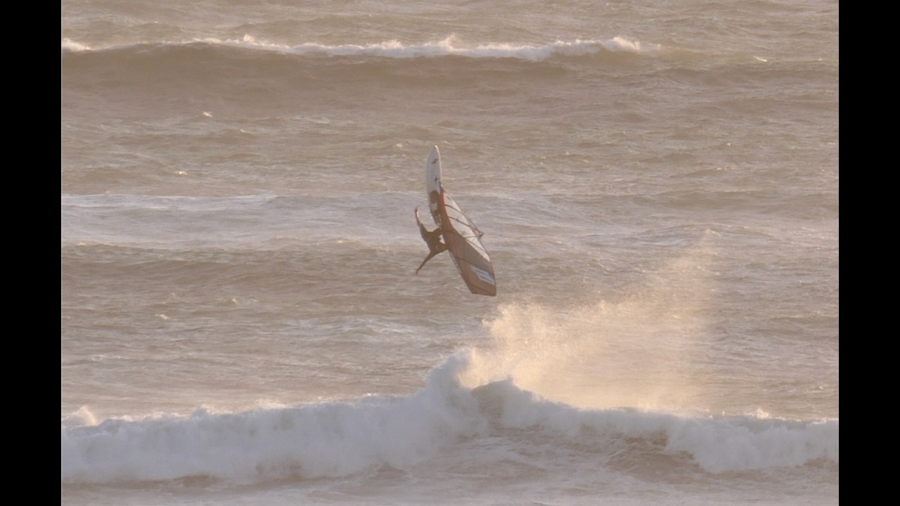 Jaeger Stone and Julian Salmonn trying to pull off a backie at the same time at Coronation Beach WA