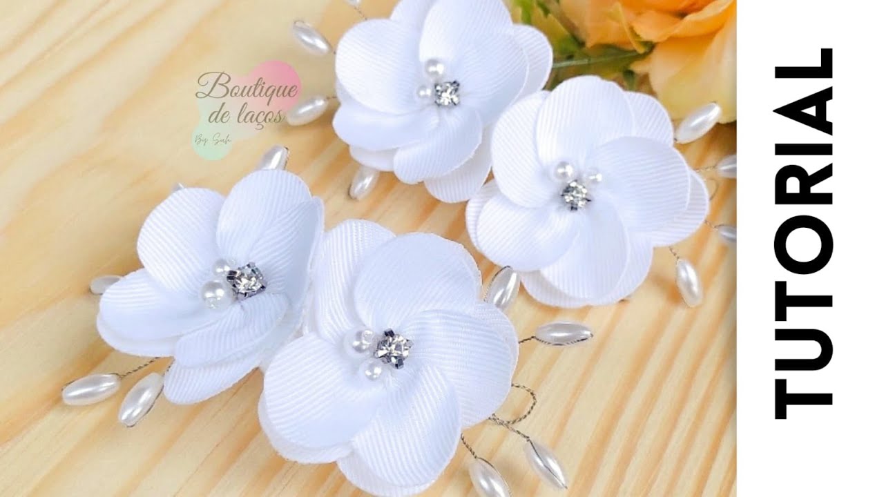 Arranjo de flor para cabelo. Perfeito para Daminhas de honra, Primeira Eucaristia, Comunhão.