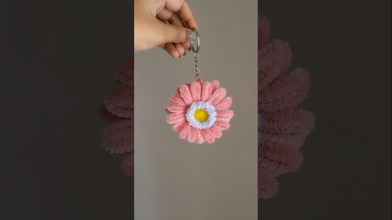 DIY Keychain #shorts #diy #pipecleanercrafts #fuzzywireflowers
