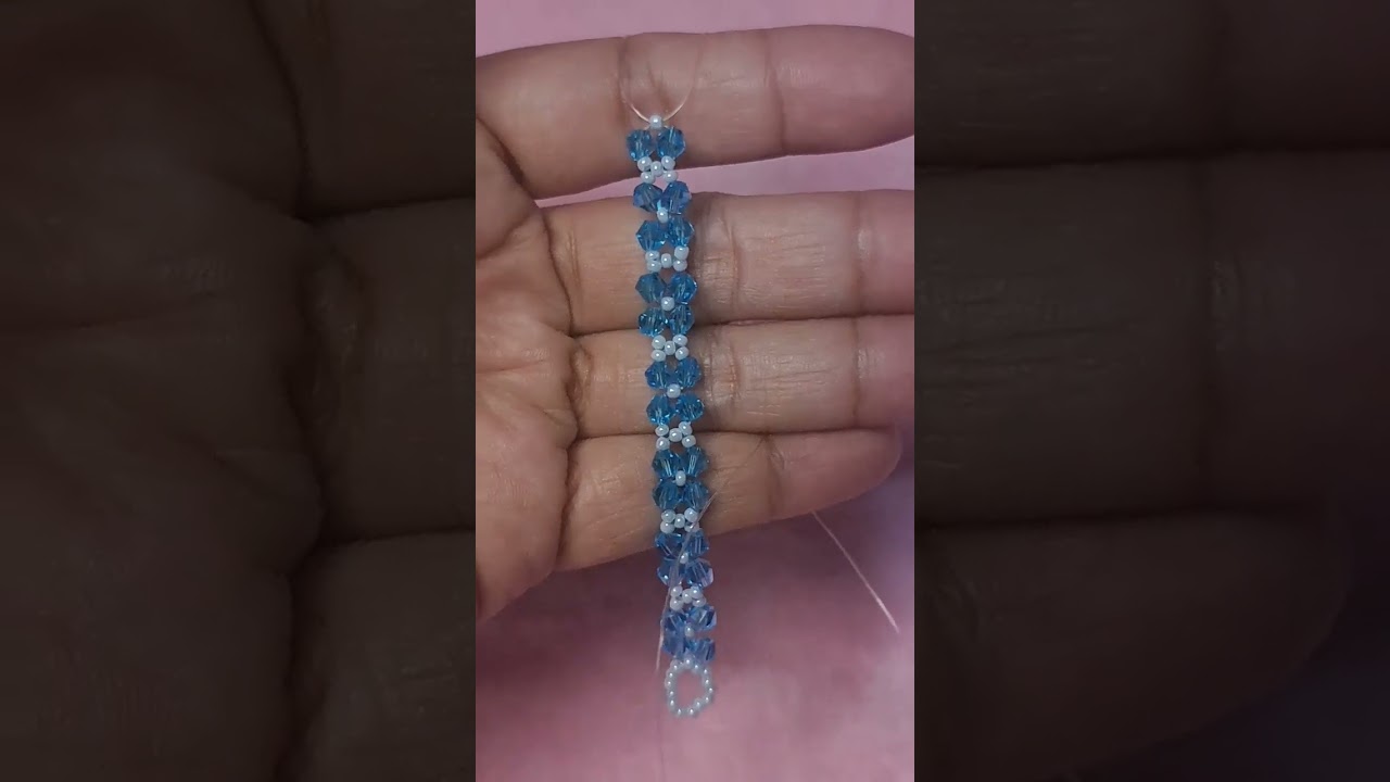 blue bicone crystal beads this time. || how to|| DIY || bracelet tutorial