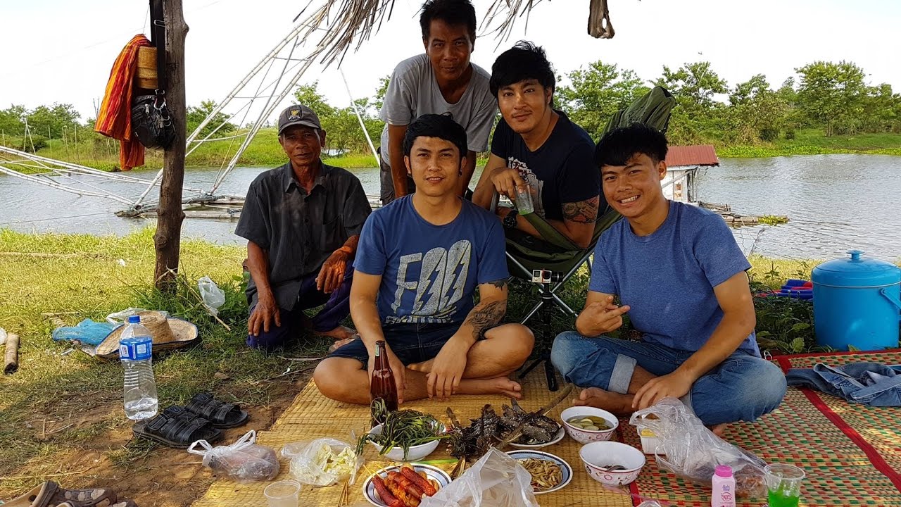 กินข้าวป่ากับดารา