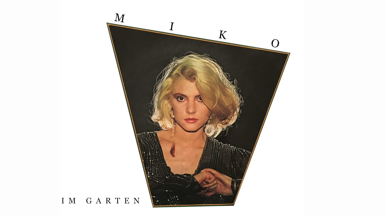 Miko - Im Garten
