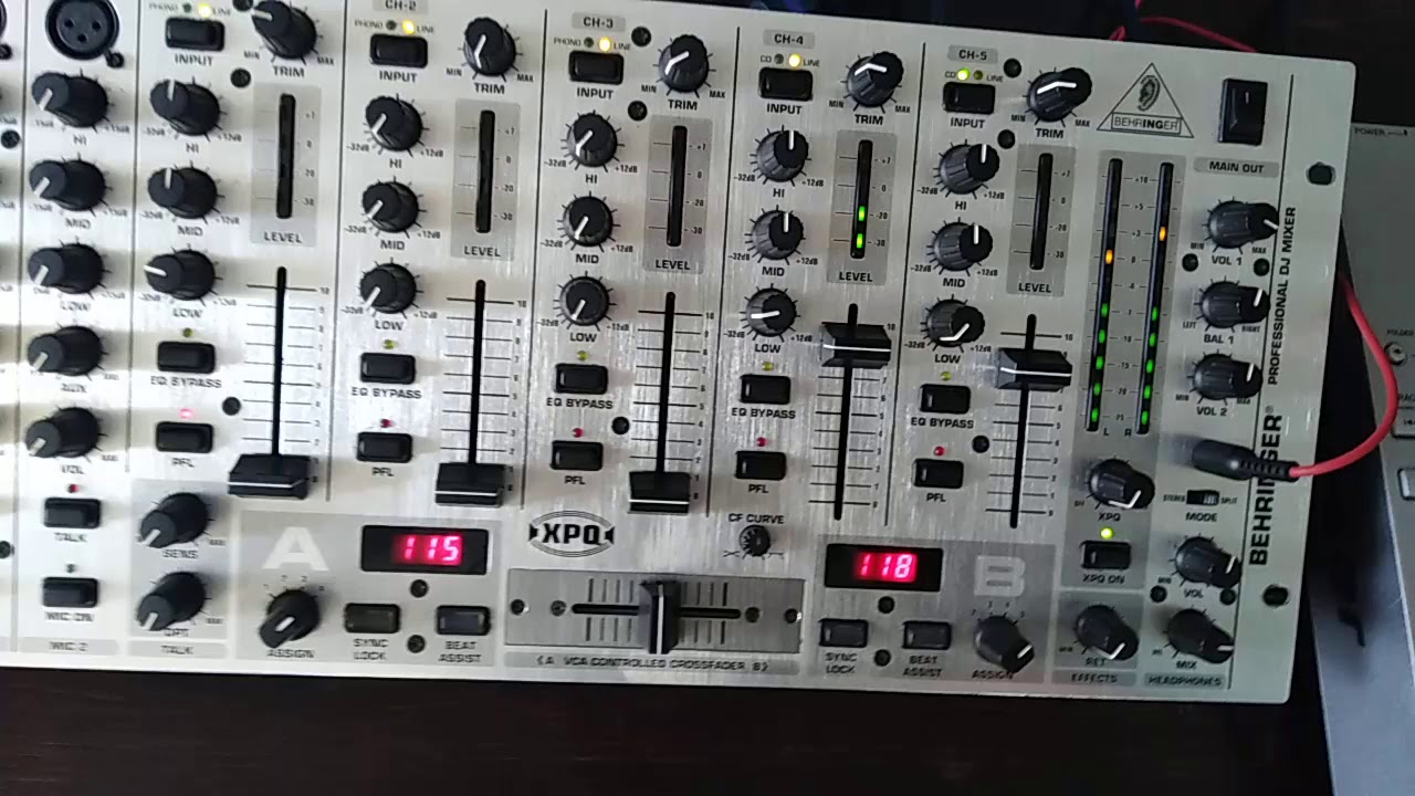 Behringer Vmx 1000pro - Pioneer CDJ-200