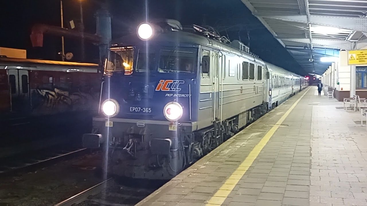 12.12.2025  EP07 - 365  z IC Uznam 18170