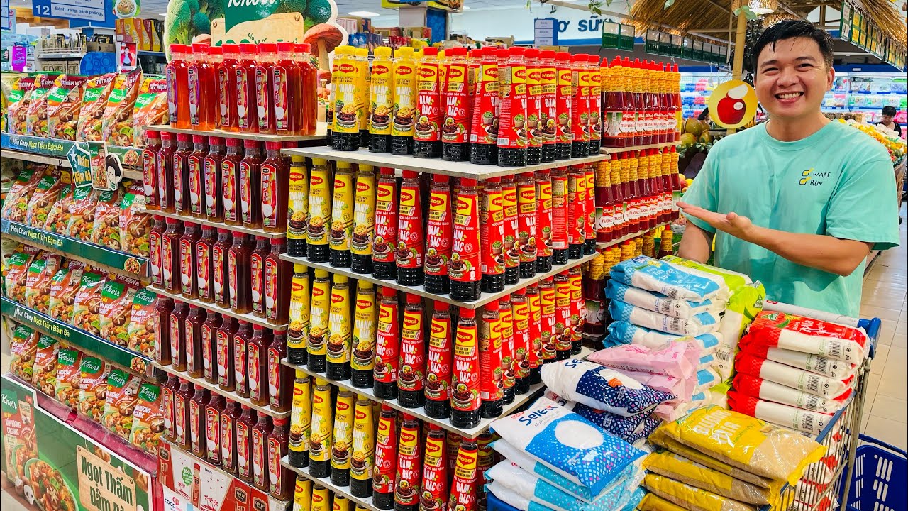 Quá Sốc SIÊU THỊ COOPMART Mua Một Tặng Một Bà Con Đẩy Cả Xe 