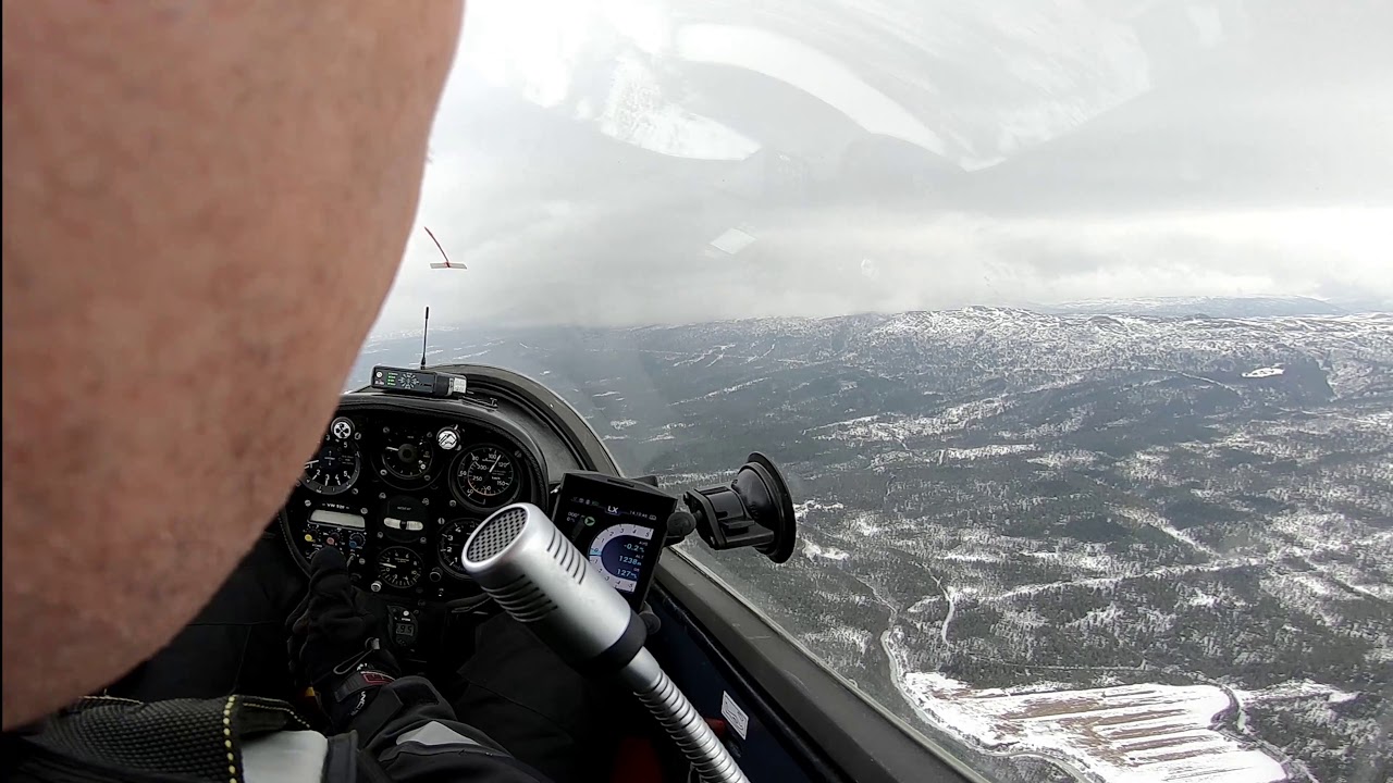 My first solo flight in a glider. Full flight!