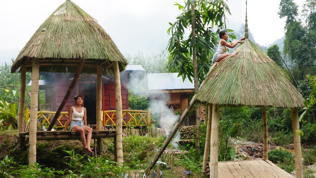 All The Time: Talented girl builds a wooden hut with grass roofs - LIVING OFF GRID building farm