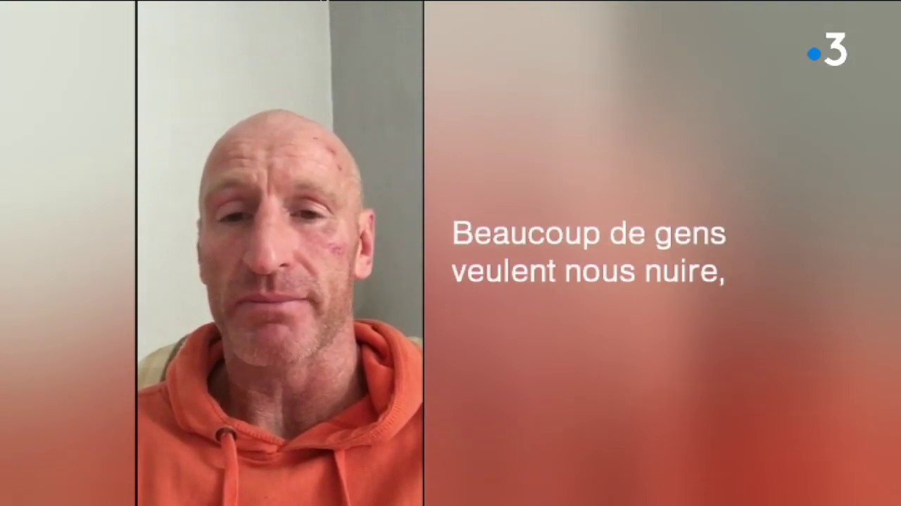 Des lacets arc-en-ciel pour le Xv de France en soutien à Gareth Thomas