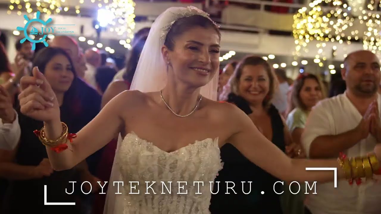 Joy Tekne Organizasyon | 2026 Luxury Yacht Wedding on the Bosphorus in Istanbul +90 555 616 96 96 