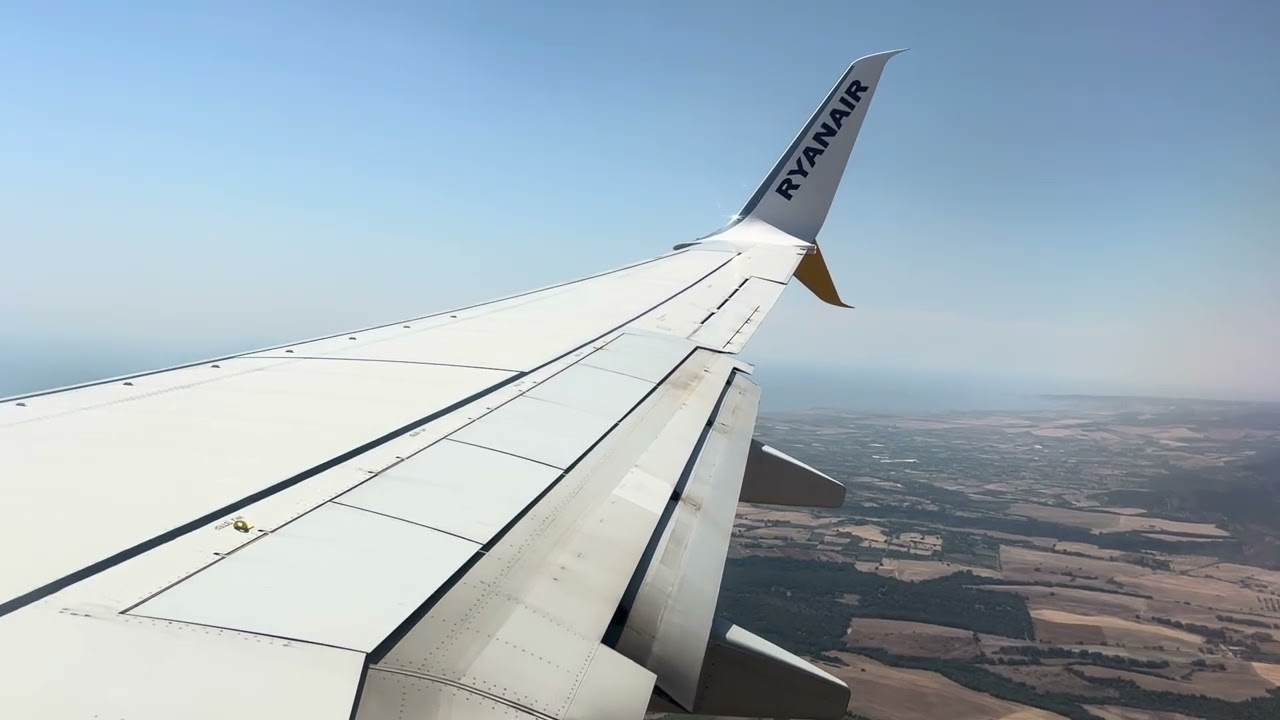 Ryanair Boeing 737-800 (Split Scimitar Winglets) Landing at Rome Leonardo da Vinci Fiumicino Airport