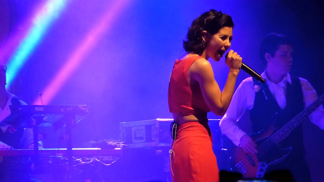 Marina and the Diamonds - Shampain live Manchester academy 06-10-12