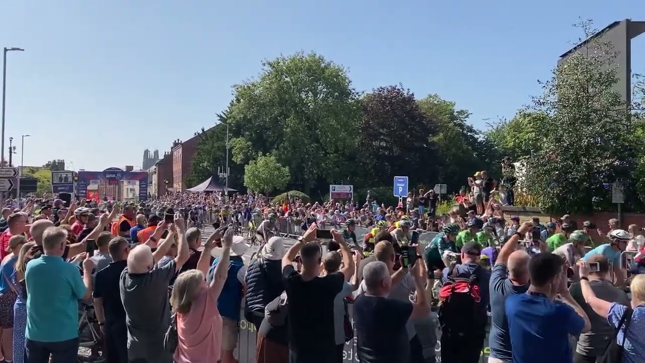 Tour of Britain 2023 - Stage 2 - Peleton departing start at Wrexham