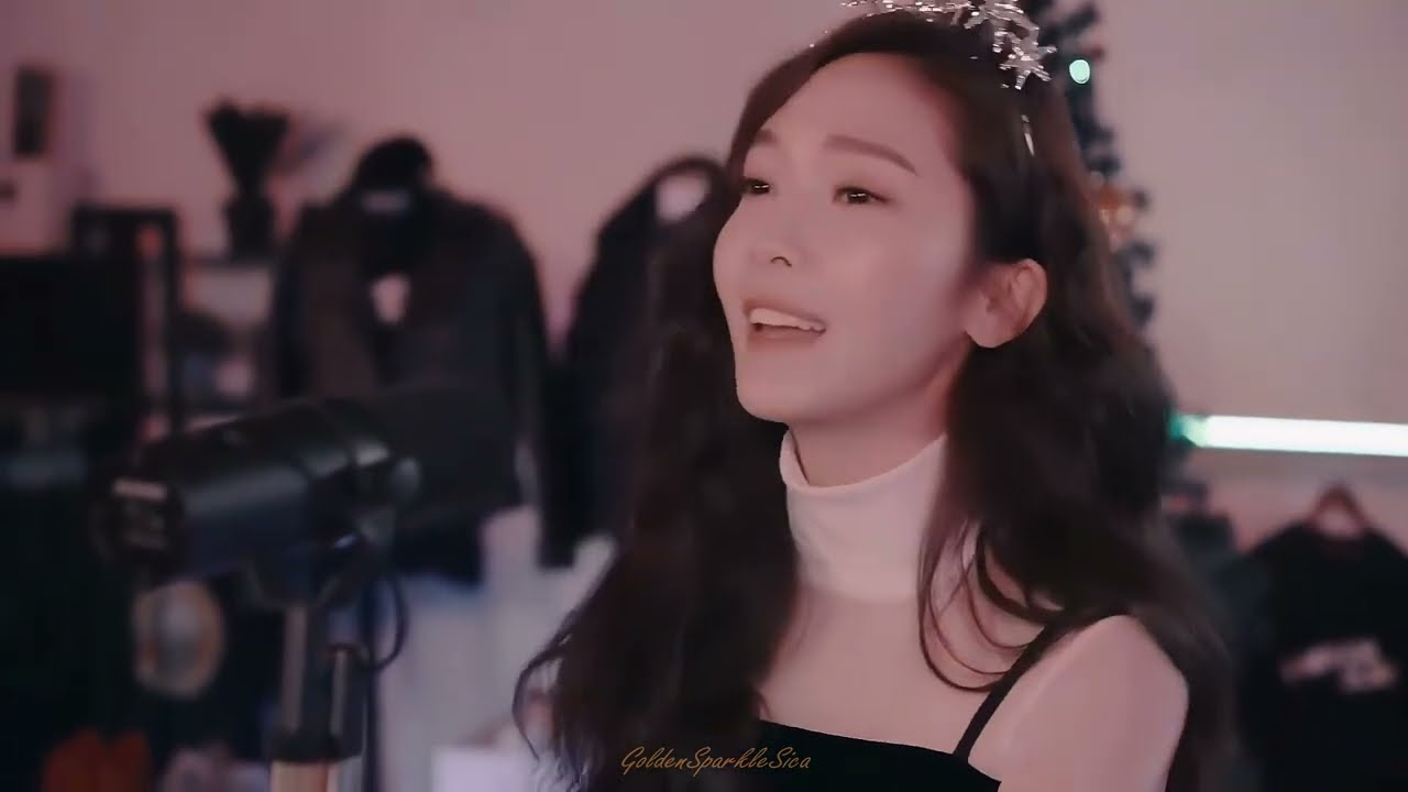 Jessica Jung - One More Christmas with VALO [4K Remastered]