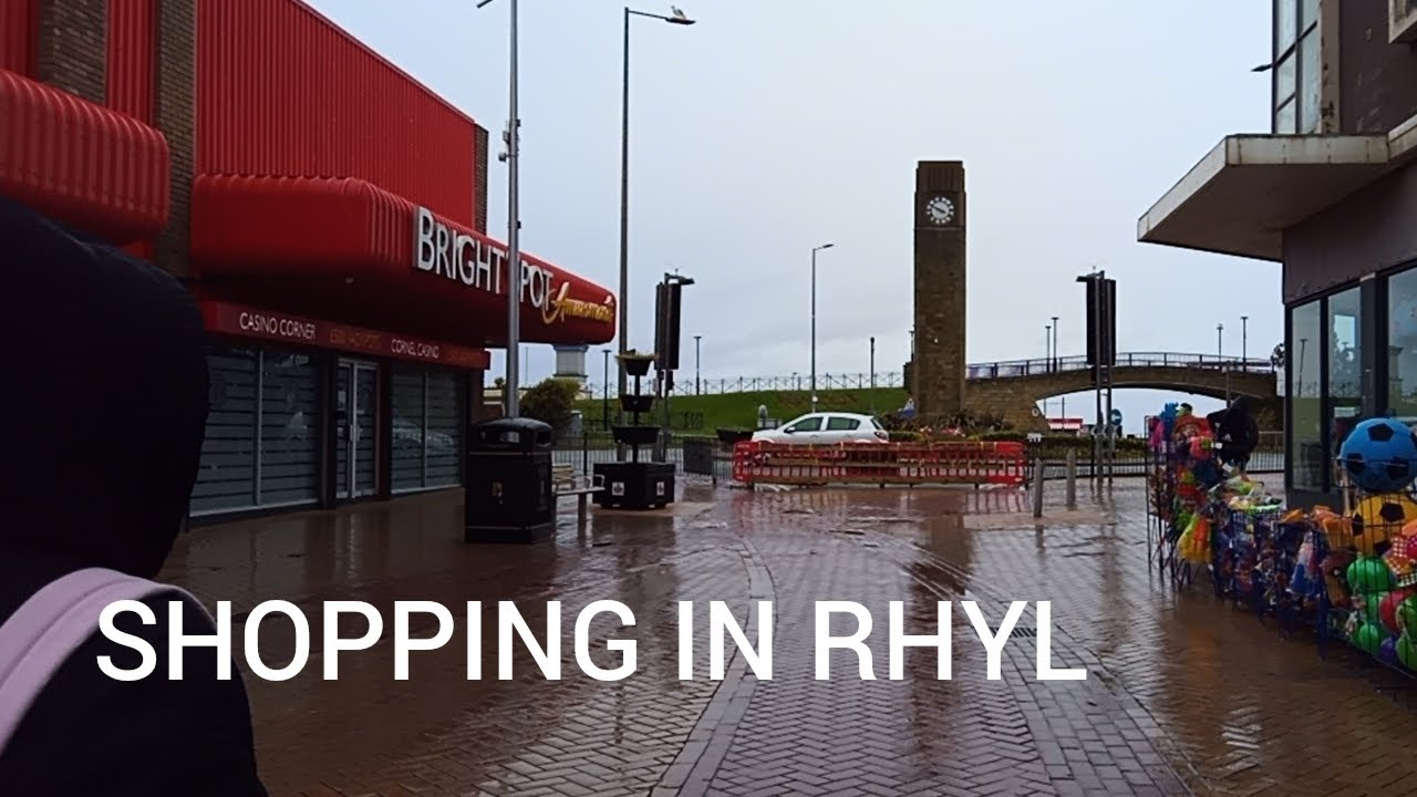 Shopping for soup in Rhyl