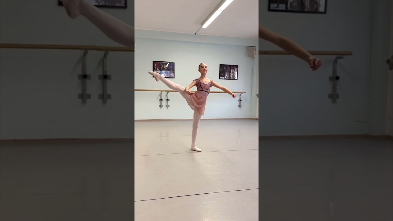 Ginevra Clemente, Barre - Au Mileu - Pointes