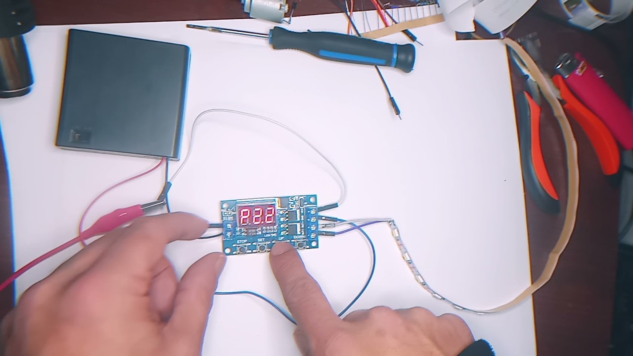 LED DC 5V~36V Dual MOS Control Cycle Trigger Timer Delay Relay Module Switch - quick demo.