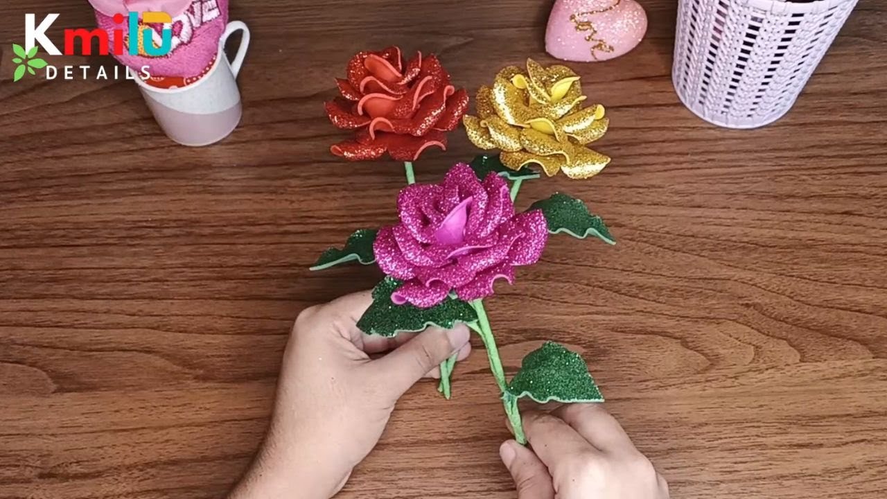Сверкающие розы из пенопласта. Красивое украшение.