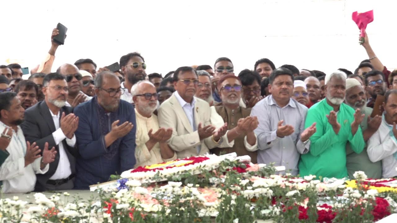 শহীদ জিয়া ও খালেদা জিয়ার কবর জিয়ারতে নবনিযুক্ত প্রশাসক আবদুস সালাম | 24 Feb 2026