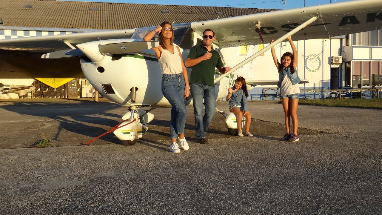 Cessna 172G Skyhawk - Flying Girls