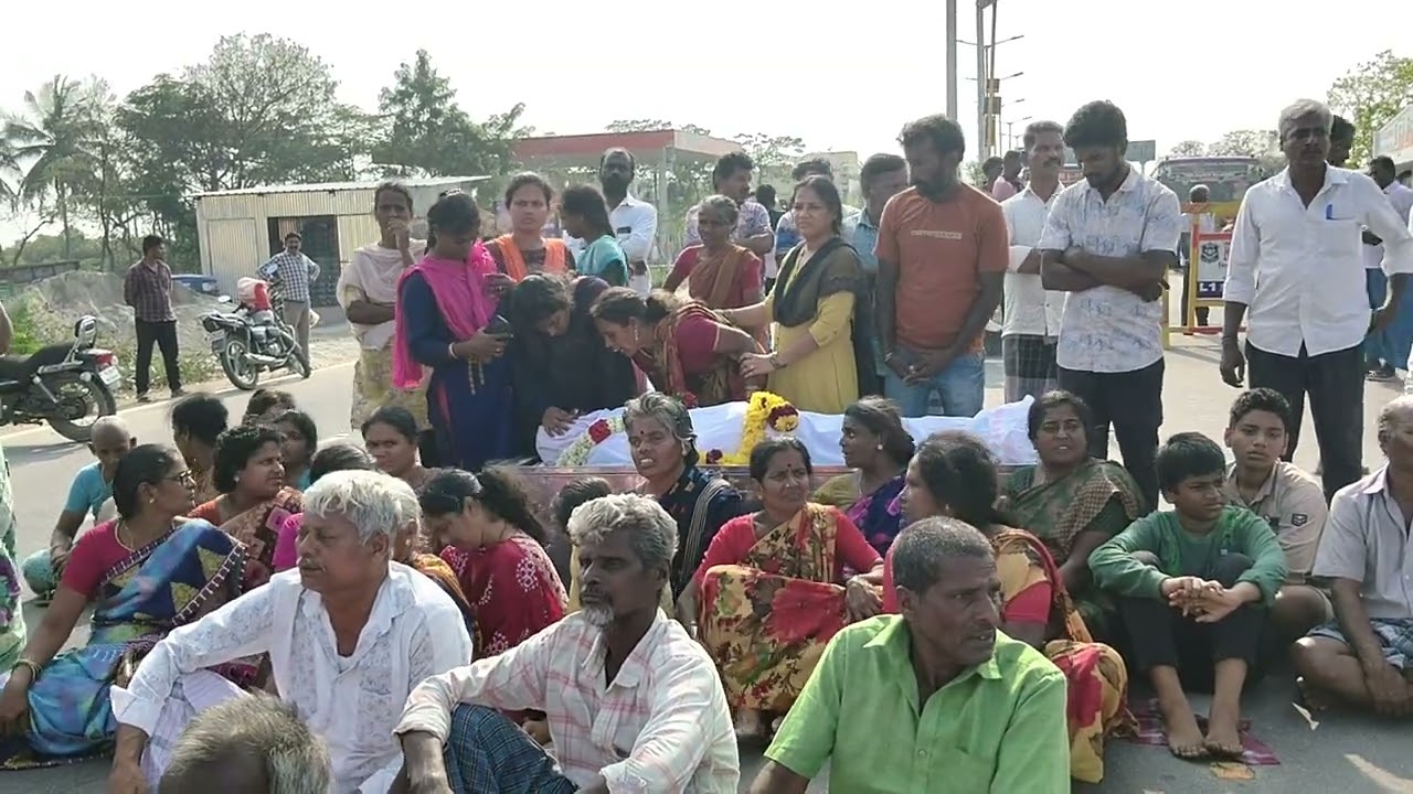 ஆரணியில் மின்சாரம் பாய்ந்து  தொழிலாளி பலி.சடலத்தை  நடுரோட்டில் போட்டு உறவினர்கள் மறியல் போராட்டம். 