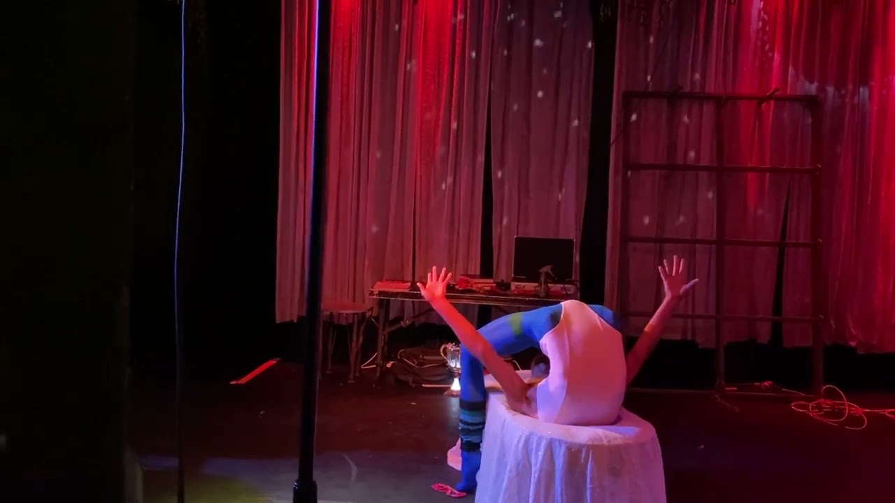 Lyra Star - The Love Club (live contortion as Luna Lovegoode)