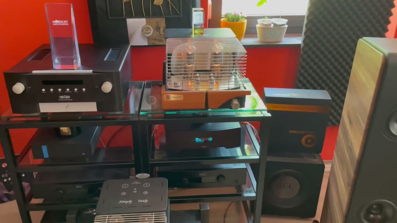 Lumin P1, Unison Research Simply 845, Opera Quinta V2. www.nlaudio.hu +36309571854.