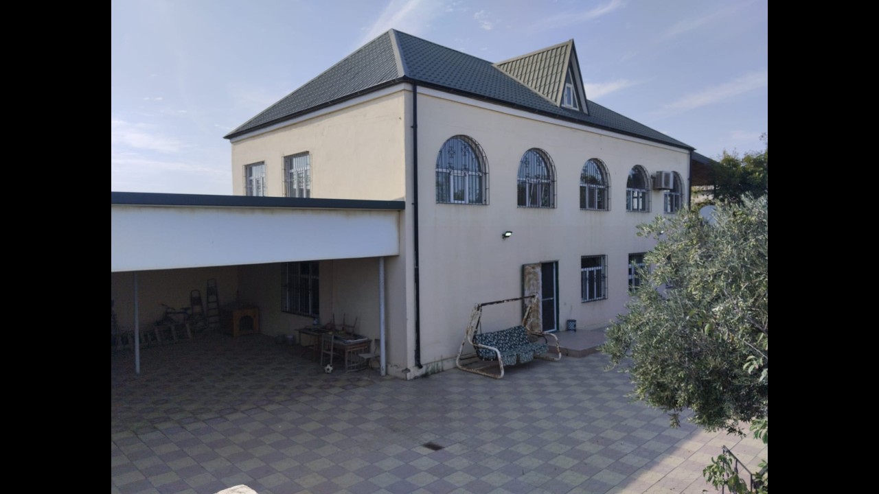 Görədildə 16 sotda Dənizə və yola yaxın 2 mərtəbə Bağ evi-200.000 Azn