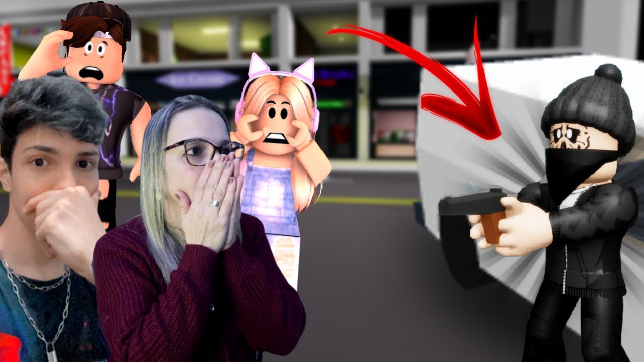 ENSINEI MINHA MÃE A JOGAR ROBLOX E FOMOS SEQUESTRADOS! - Roblox