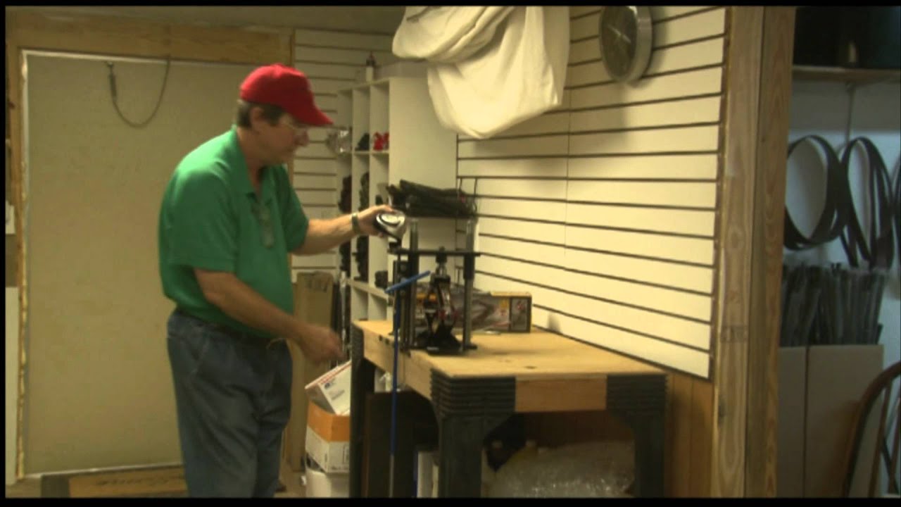 How to Remove a golf club head from the golf shaft with the AGCP Shaft Press