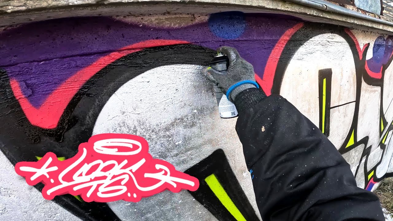 Painting quick CHROME GRAFFITI PIECE somewhere in Poland 2025.