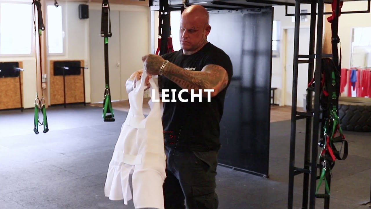 Das Team von Loyal-Security trägt nur Stichschutzwesten von Armadillo-Tex Stichschutz Unterziehweste