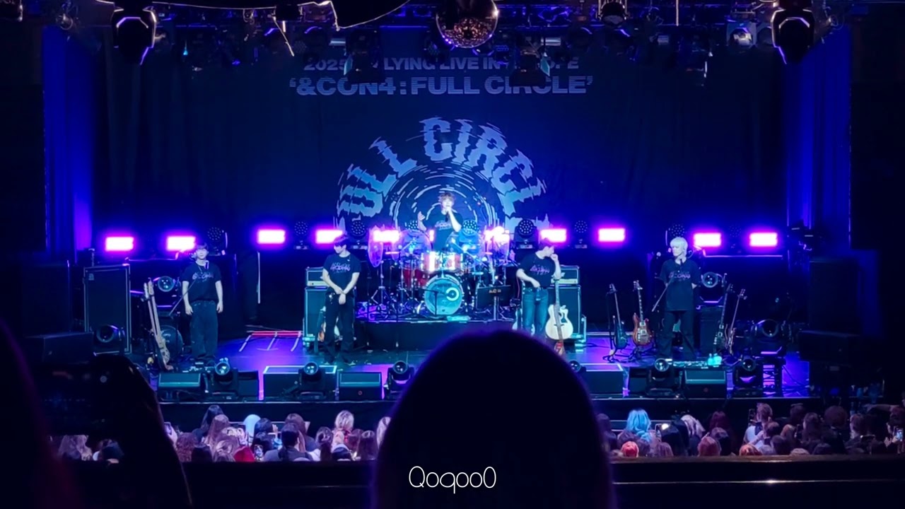 Talk 8 (+ taking photos together) - N.Flying [08.10.2025 Frankfurt]