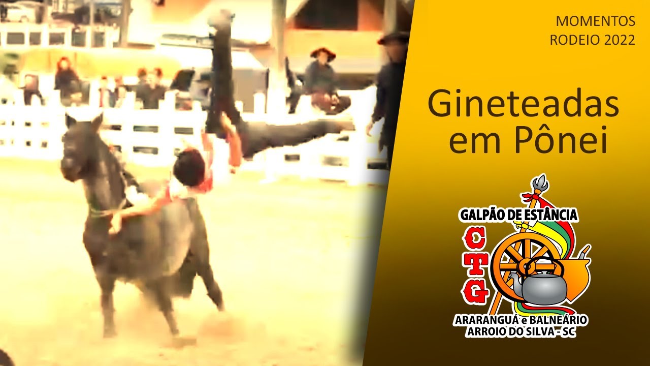 Gineteada em pôneis no rodeio 2022 do CTG Galpão de Estância.