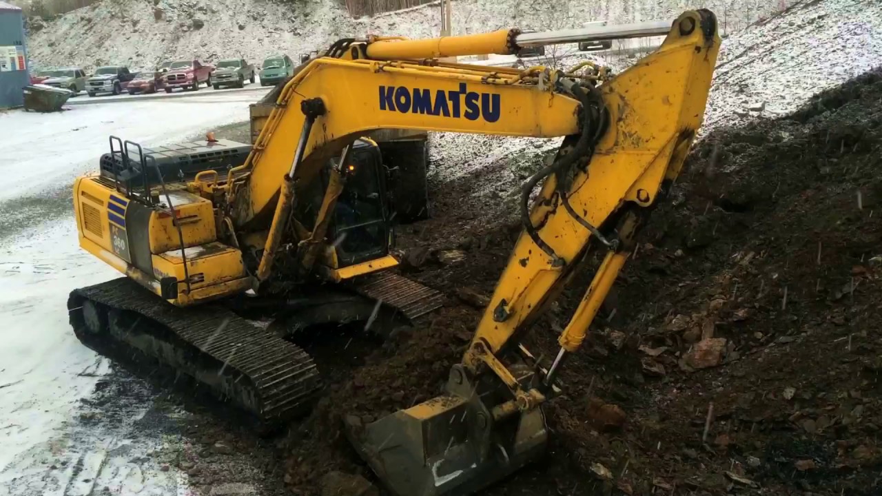 Komatsu PC360LC-10 Loading HM400-5's