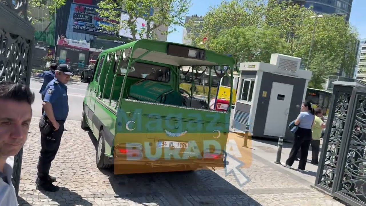 Aslı Hünel annesini son yolculuğuna uğurlarken yüreği daha fazla dayanamadı ve olduğu yere yığıldı.