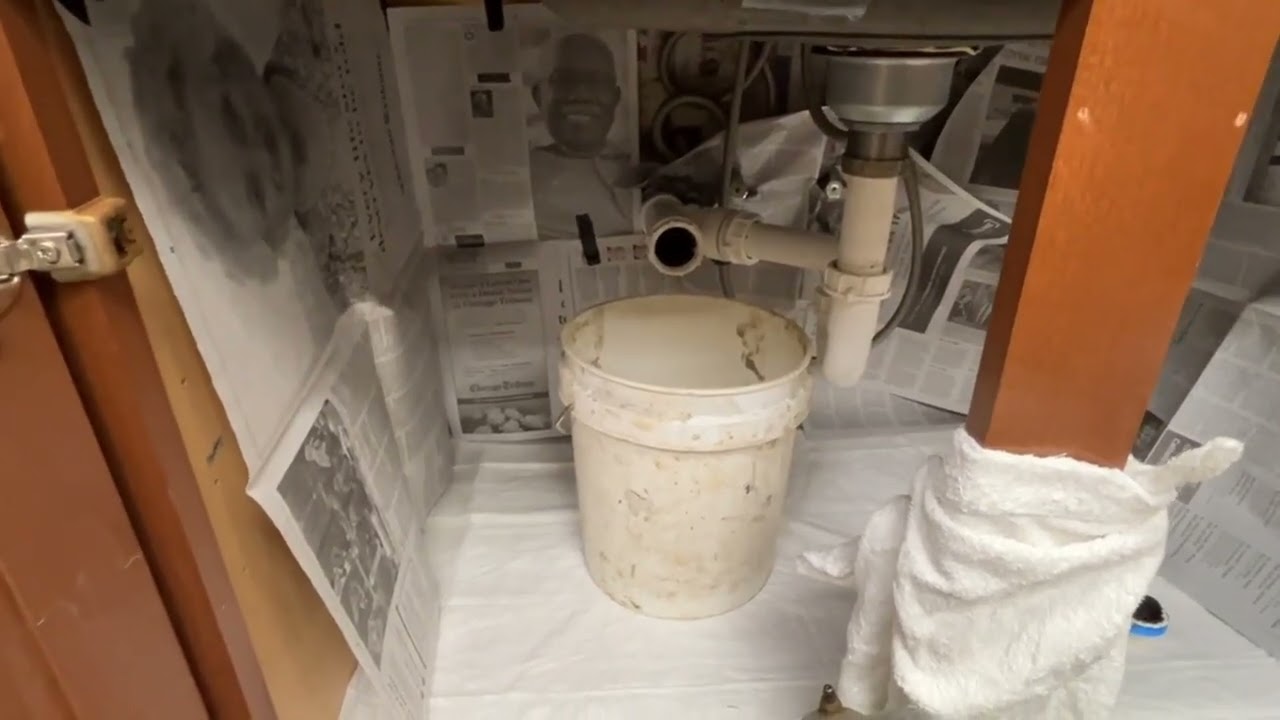 SOP: Kitchen Sink Drain Rodding – Site Protection & Flow Management