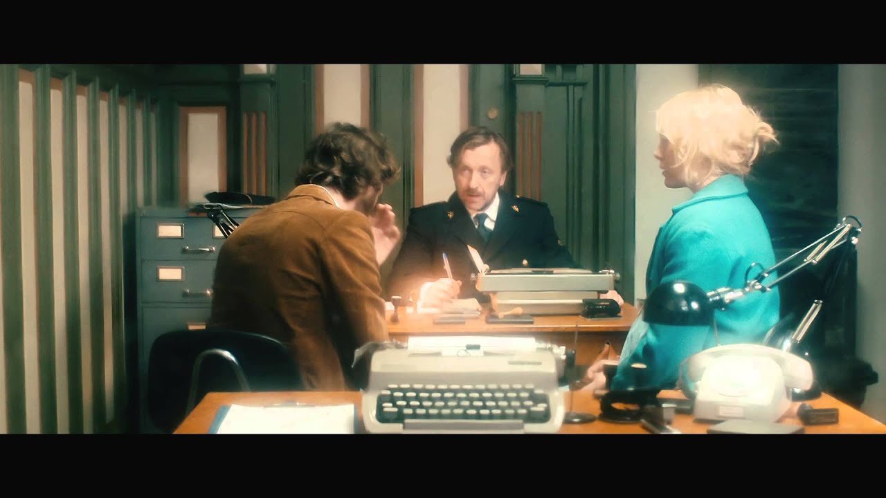 MORMOR OG DE ÅTTE UNGENE TRAILER