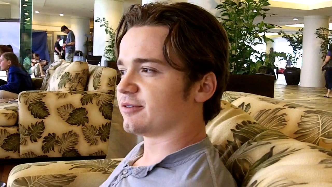 #TBT: COUGAR TOWN: Dan Byrd Talks Travis, Love and Laurie