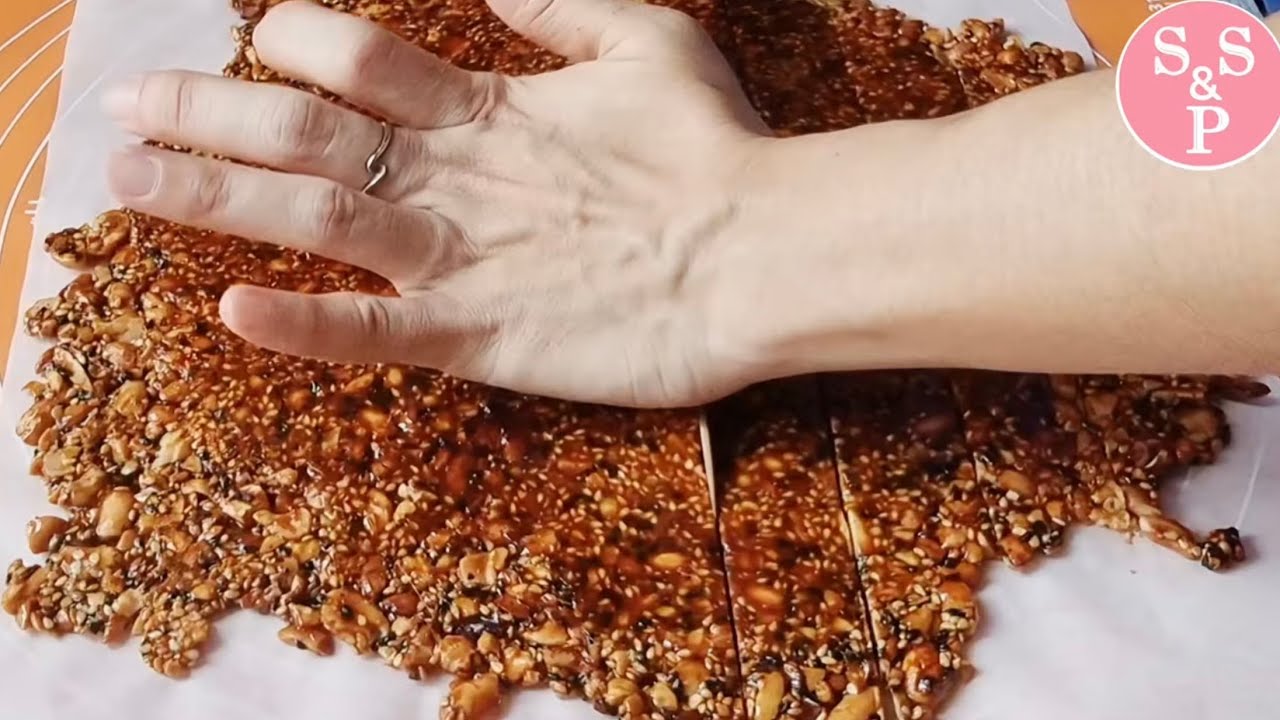 မြေပဲယို လုပ်နည်း Peanuts Brittle နှမ်းမဲက မရှိမထဲ့ပါနဲ့ သူမပါလည်းစားကောင်းပါတယ်