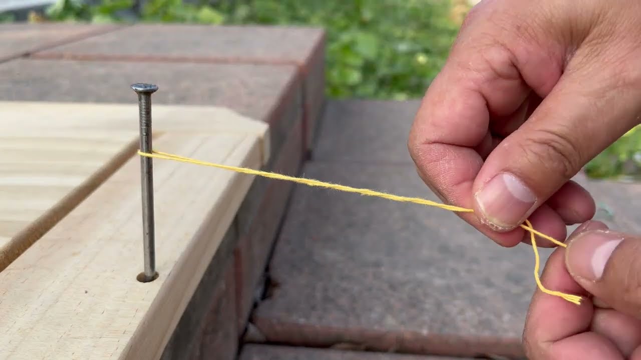 It is actually an engineer's knot for string lines  that can be untied quickly and easily
