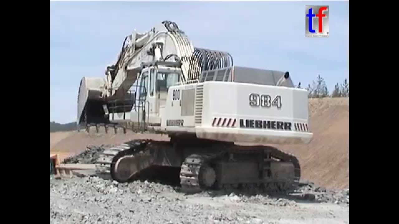 Liebherr R 984C & CAT 773D / Entr. Deschiron, A89, Combronde - La Brassee, France, 10.06.2004.