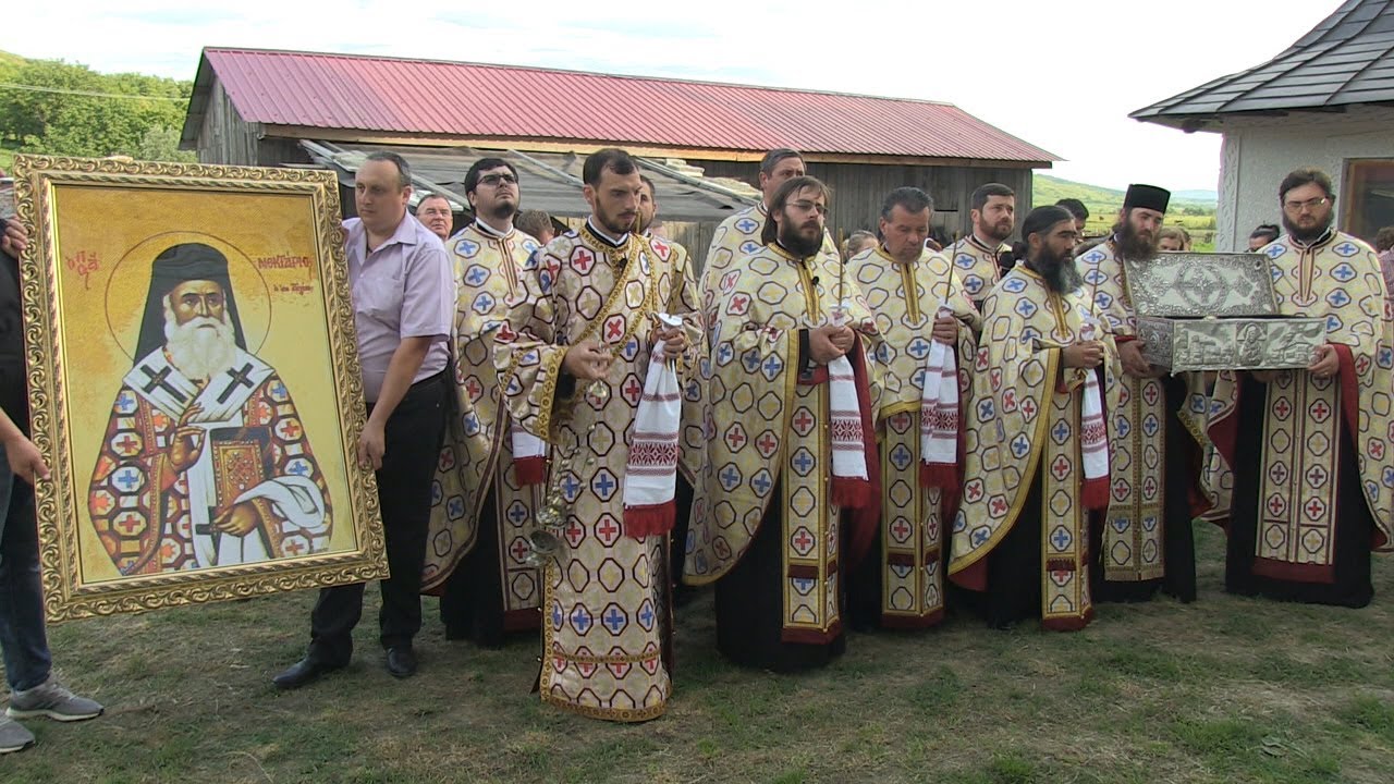 Procesiune cu moaștele Sf. Ier. Nectarie la Biserica din satul Draxeni, jud. Vaslui