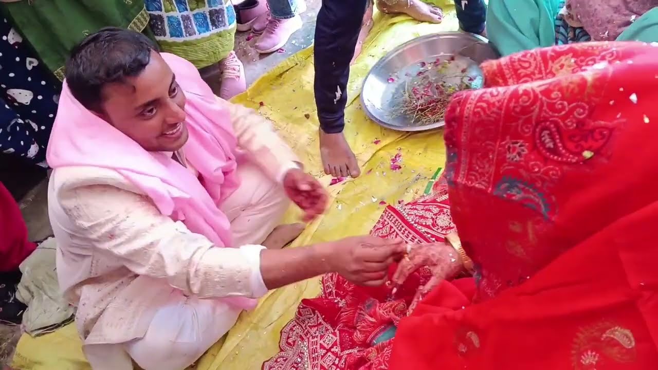 Kangana Kholne Ki Rasam 💛 | Family Ke Saath Jamkar Masti 🎉 | Real Indian Village Wedding Vlog