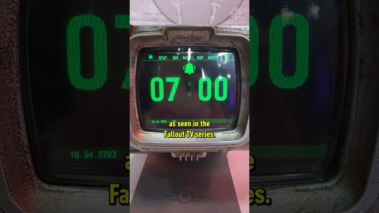 A 1:1 replica of a working Pip-Boy (can be charged with USB-C) #fallout #pipboy #tv #ign #watch