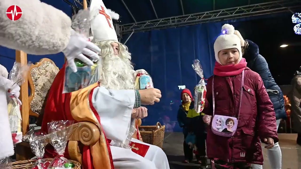 Preplnené Námestie MS v Dubnici nad Váhom navštívil sv. Mikuláš s anjelmi 5.12.2024
