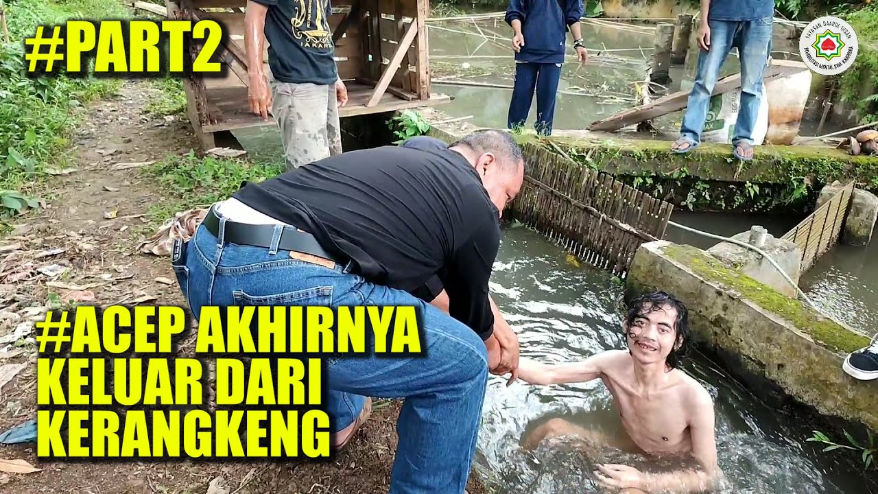 Evakuasi Acep Cecep Dari Kerangkeng Diatas Sungai 