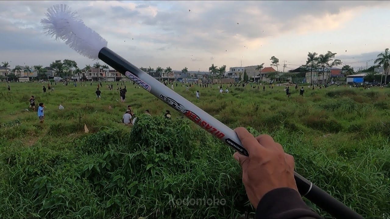 Serunya berburu layangan