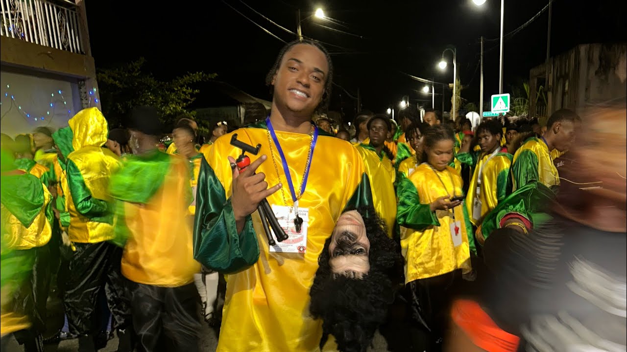 VLOG CARNAVAL 2024 dans MASS MOULE MASSIF (Sainte-Anne) j’ai fait porteur de drapeau 😫
